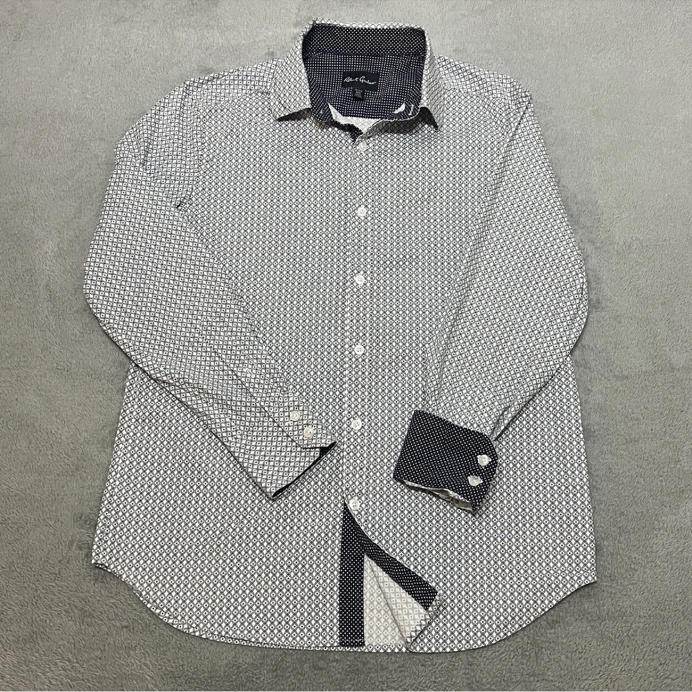 Button Down Shirt Grey design Size Mens  15 32/33 Medium 

Very good condition